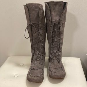 UGG SOMAYA LACE UP SUEDE MOCCASIN BOOTS SIZE 8.5